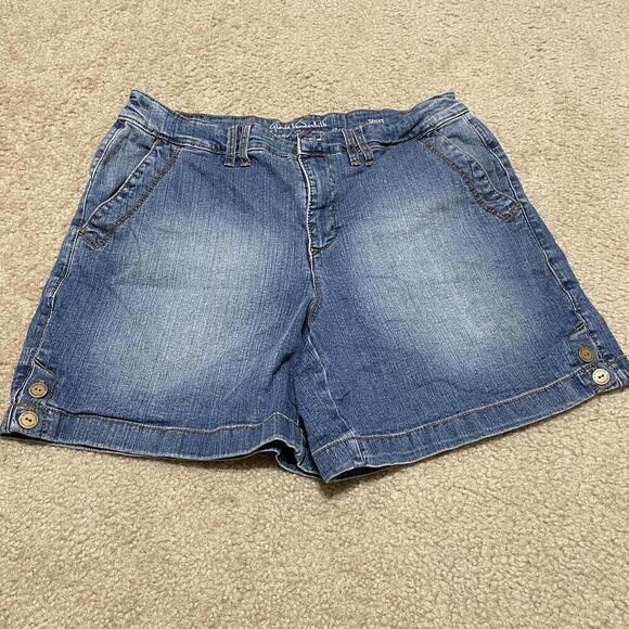 Gloria Vanderbilt Pants - Gloria Vanderbilt Denim shorts - Size 8